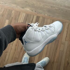 Jordan Kids Shoes in White and Blue